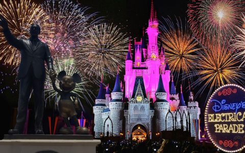 Disney Parada Electrica en Magic Kingdom 31 de Diciembre