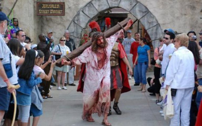 Vive la Pasion de Cristo en HolyLand Orlando