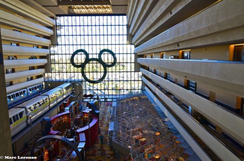 Monorriel de Disney conecta de los Hoteles a los Parques